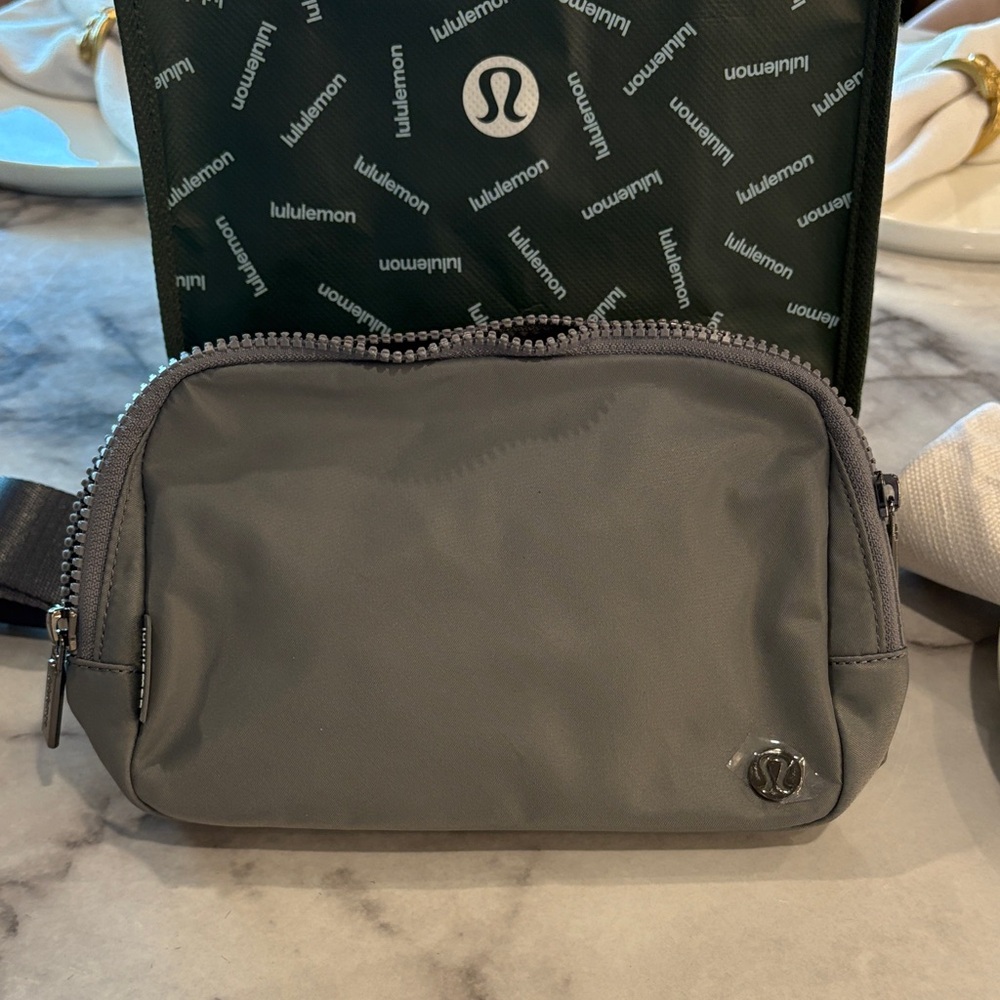 lululemon athletica Charcoal Belt Bag 2L